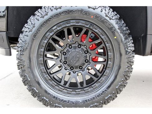 Used 2025 Chevrolet Silverado 2500 Custom w/ Custom Value Package image 29