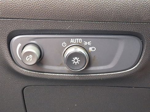 Used 2024 Buick Encore GX Preferred w/ Comfort Package FWD image 25