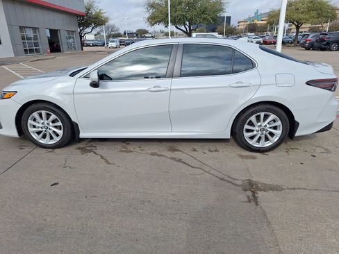 Used 2024 Toyota Camry LE image 3