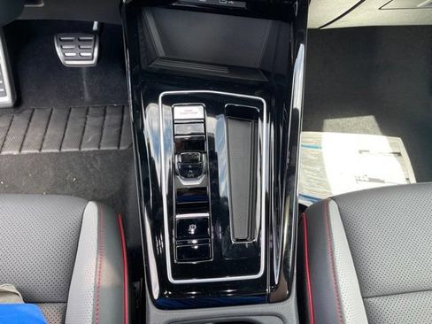 New 2026 Volkswagen GTI SE FWD image 22