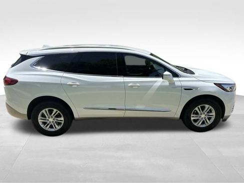 Used 2021 Buick Enclave Essence w/ Sound and Sites Package AWD/4WD image 2