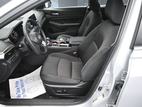 Used 2024 Nissan Altima 2.5 SV image 27