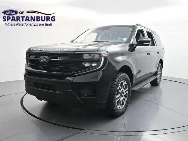Used 2025 Ford Expedition Active AWD/4WD image 3