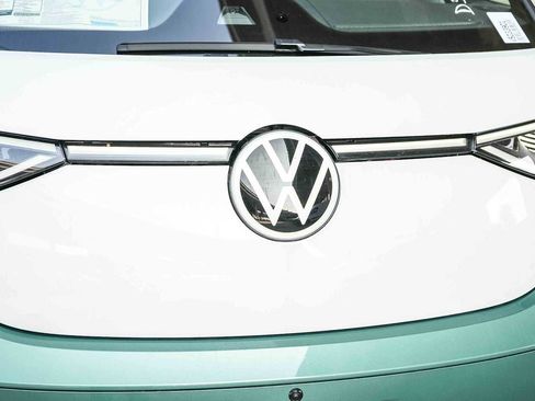 New 2025 Volkswagen ID. Buzz 1st Edition AWD/4WD image 5