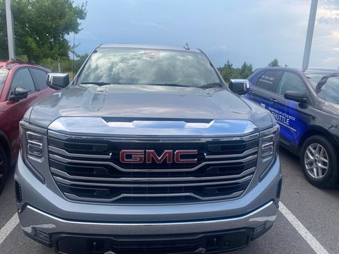 Used 2024 GMC Sierra 1500 SLT w/ SLT Premium Package AWD/4WD image 2
