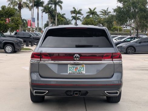 Used 2024 Volkswagen Atlas SE FWD image 6