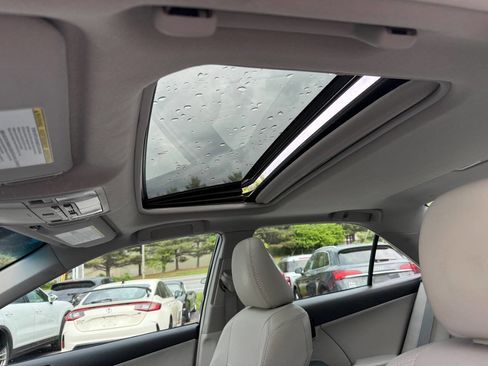 Used 2012 Toyota Camry XLE w/ Leather Pkg FWD image 15