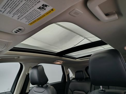 Used 2022 Ford Edge SEL w/ Convenience Package image 25