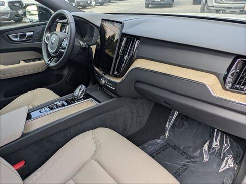 Used 2026 Volvo XC60 B5 Plus w/ Climate Package PRO AWD/4WD image 26