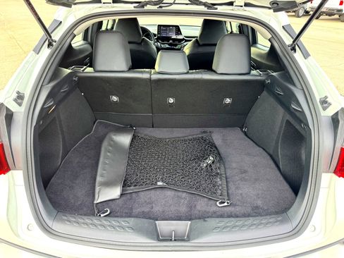 Used 2021 Toyota C-HR Limited image 8