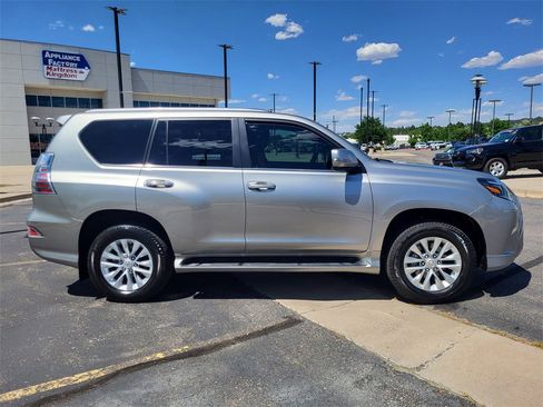 Used 2023 Lexus GX 460 Premium image 3