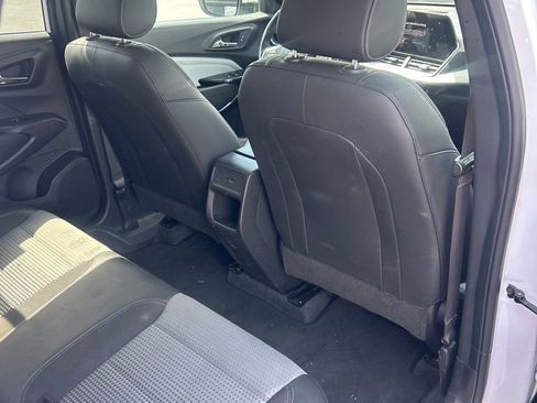 Used 2025 Chevrolet Trax LT w/ LT Convenience Package FWD image 15
