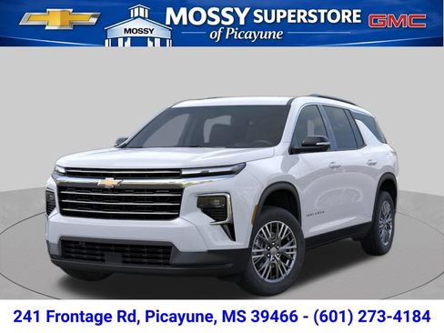 New 2026 Chevrolet Traverse LT w/ Driver Confidence Package FWD image 8