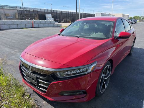 Used 2019 Honda Accord Sport image 2