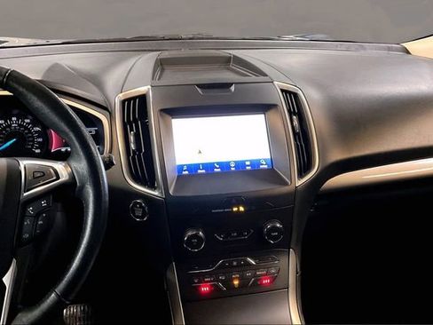 Used 2020 Ford Edge SEL image 9