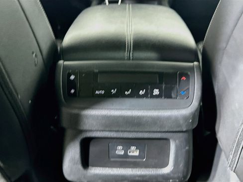 Used 2025 Nissan Pathfinder SL FWD image 27