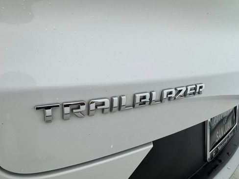 Used 2023 Chevrolet TrailBlazer LT FWD image 40