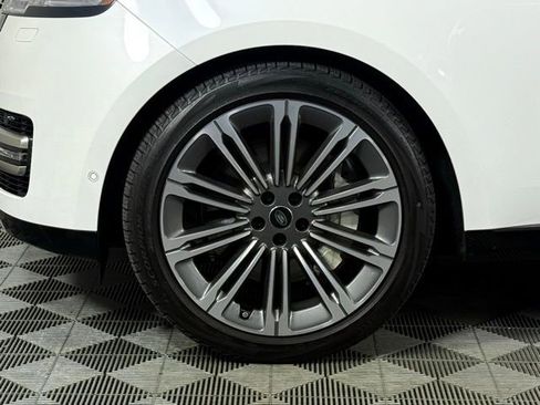 Certified 2023 Land Rover Range Rover SE image 13