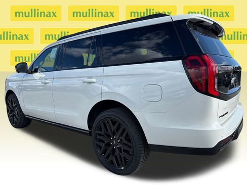 New 2026 Ford Expedition Platinum image 4
