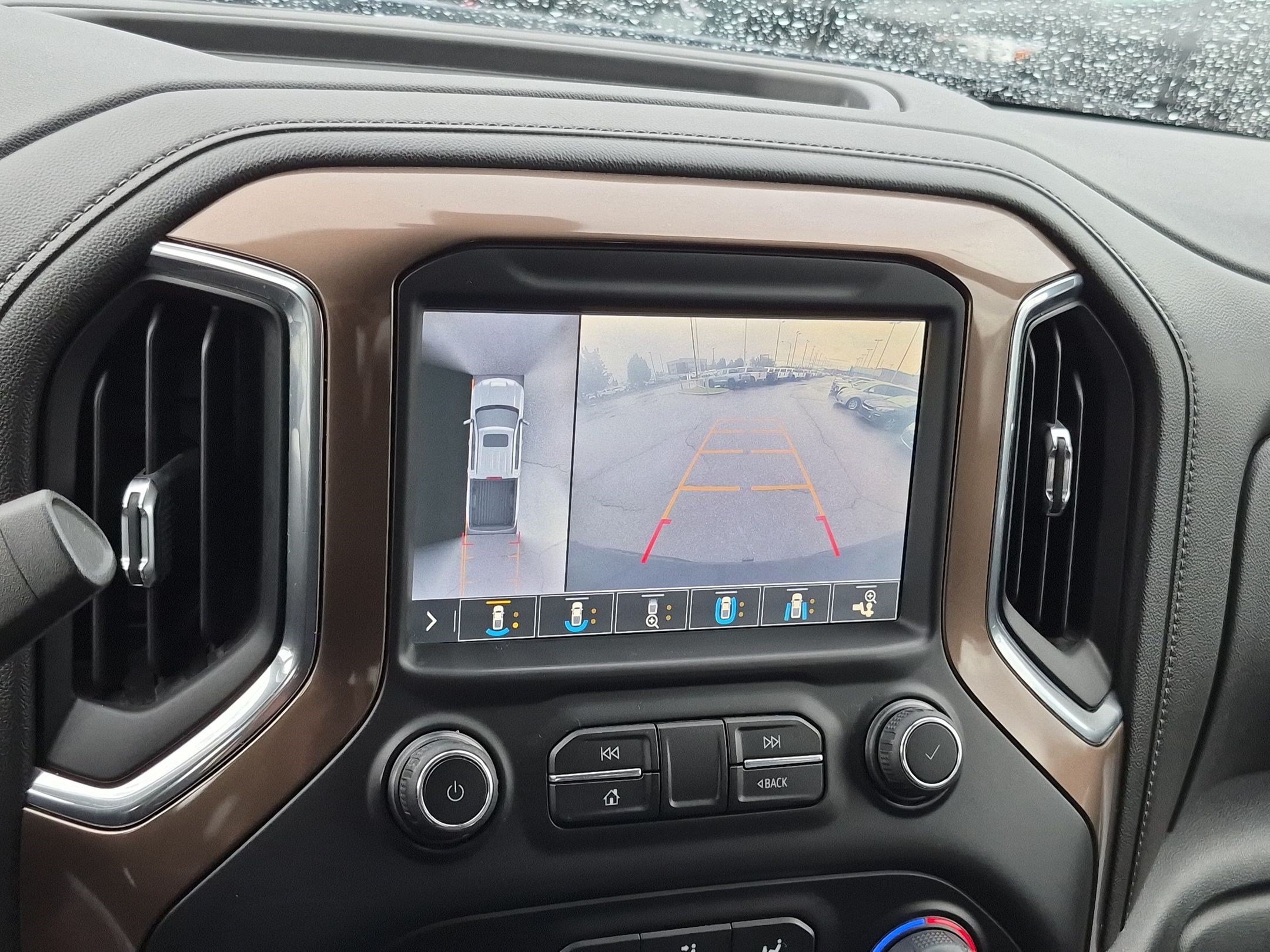 Used 2019 Chevrolet Silverado 1500 High Country w/ Technology Package AWD/4WD image 25