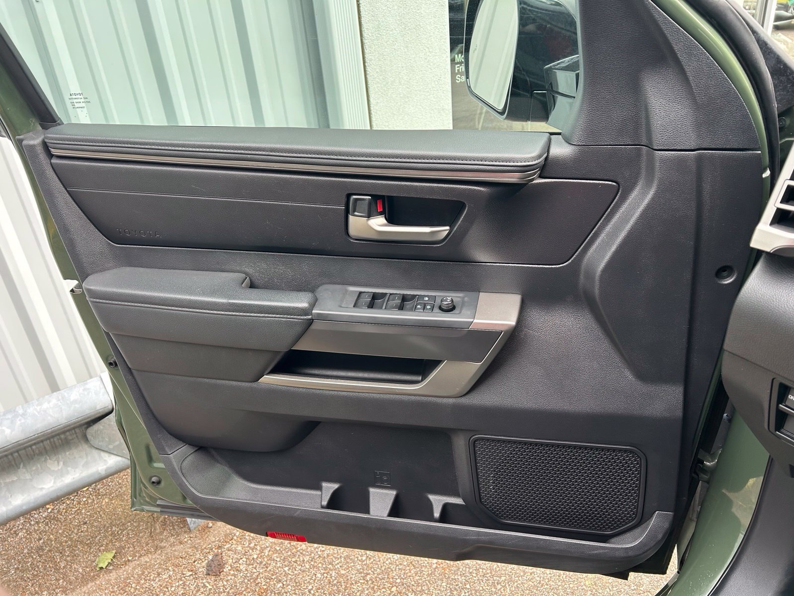 Used 2022 Toyota Tundra SR5 w/ SR5 Convenience Package AWD/4WD image 13