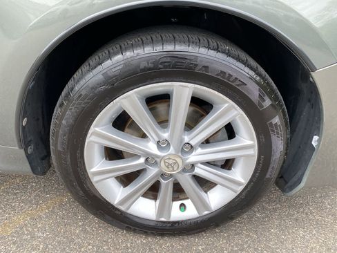 Used 2013 Toyota Camry XLE w/ Leather Pkg FWD image 17