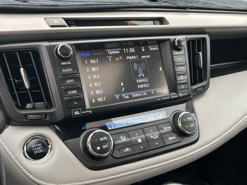 Used 2018 Toyota RAV4 Limited w/ Advanced Technology Package image 24