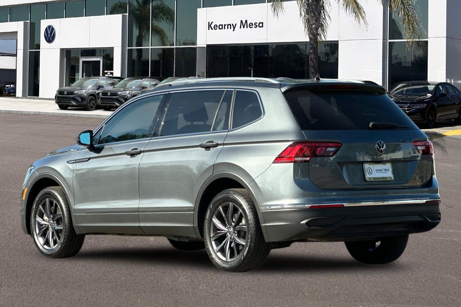 Used 2023 Volkswagen Tiguan SE FWD image 6