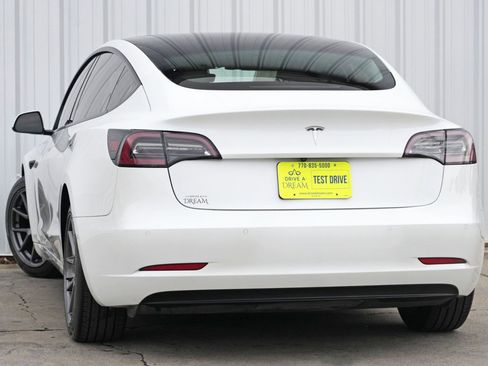 Used 2021 Tesla Model 3 Standard Range Plus image 6