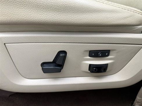 Used 2016 RAM 1500 Laramie w/ Convenience Group image 32