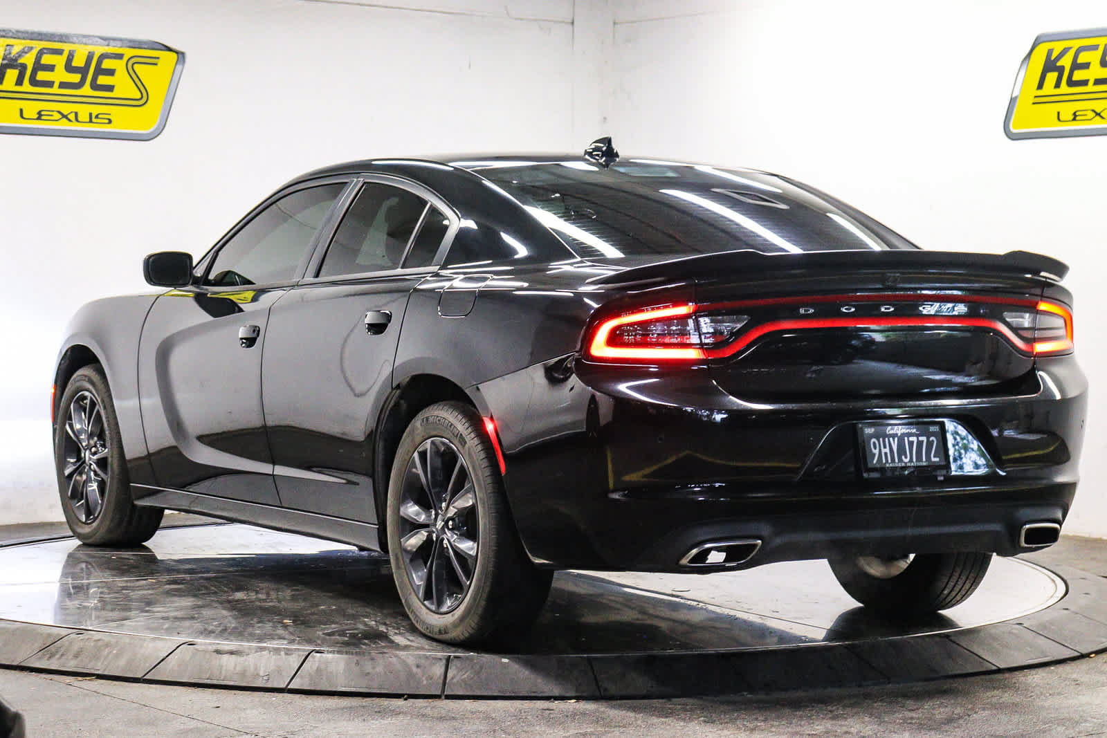 Used 2023 Dodge Charger SXT w/ Blacktop Package AWD/4WD image 8