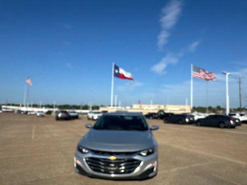 Used 2020 Chevrolet Malibu LT FWD image 5