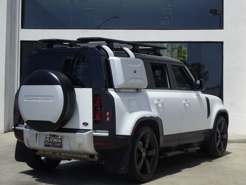Used 2021 Land Rover Defender 110 SE AWD/4WD image 7