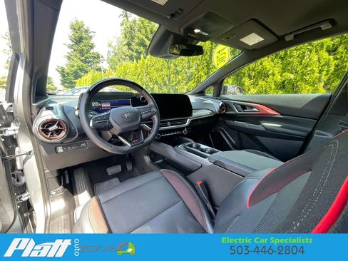 Used 2024 Chevrolet Equinox EV RS FWD image 40