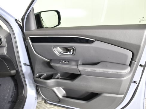 Certified 2025 Honda Pilot Touring image 40