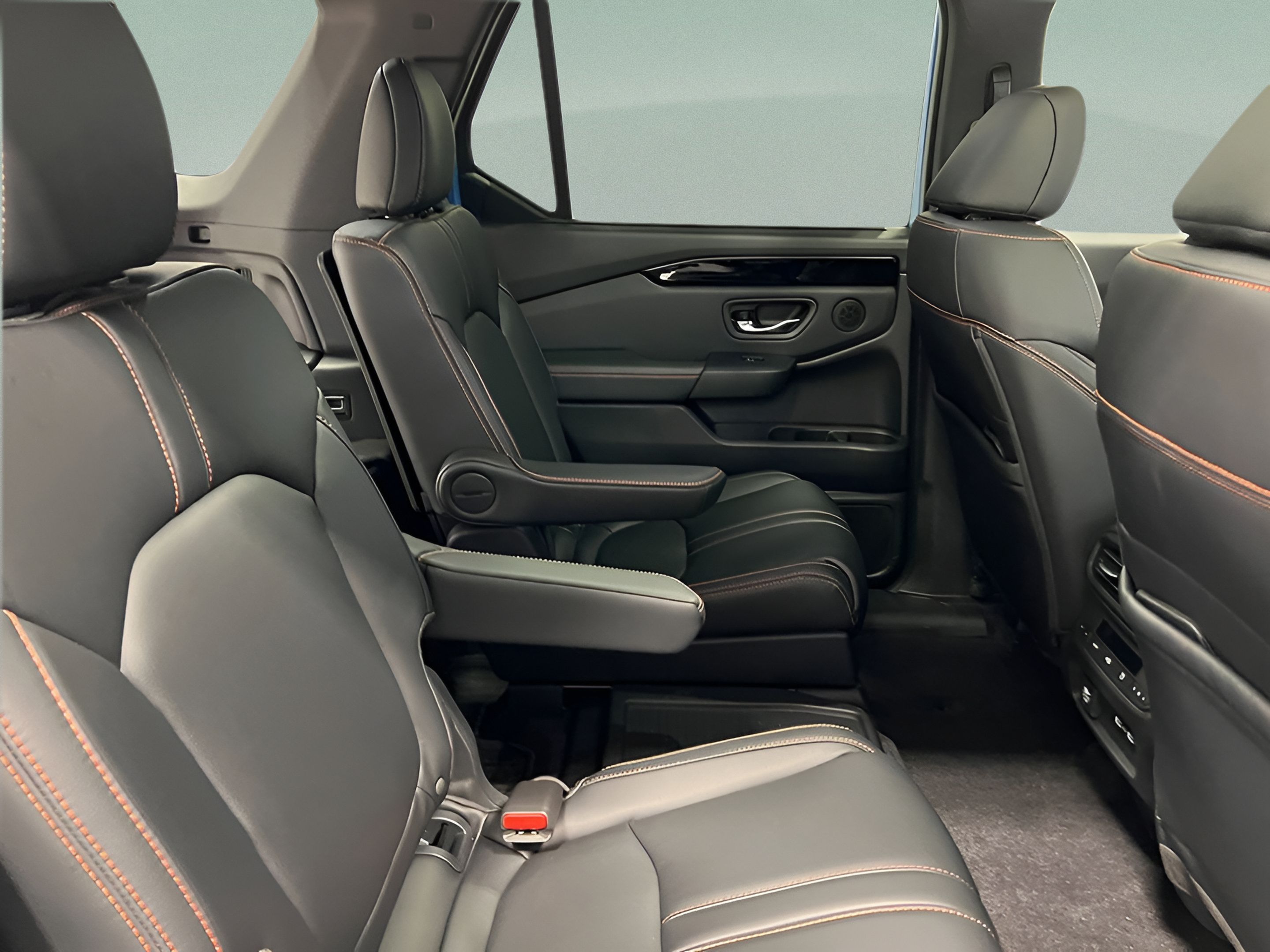 Used 2025 Honda Pilot TrailSport image 40