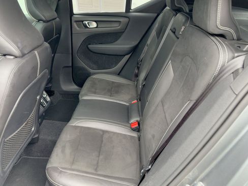 Used 2019 Volvo XC40 T5 R-Design image 15