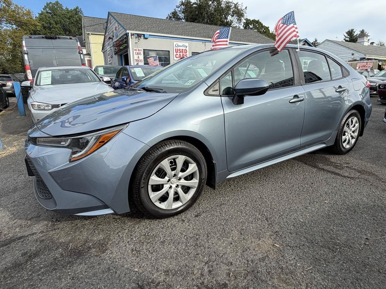 Used 2021 Toyota Corolla LE FWD image 4