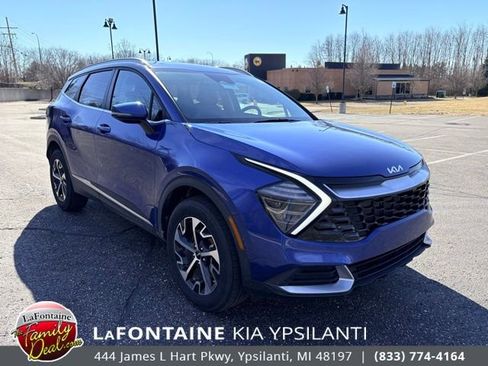 Certified 2025 Kia Sportage EX image 7
