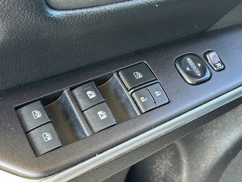 Used 2016 Toyota Camry LE FWD image 13