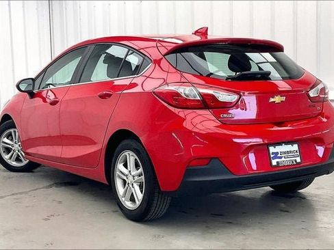 Used 2017 Chevrolet Cruze LT w/ Convenience Package FWD image 11