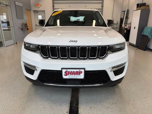 Used 2023 Jeep Grand Cherokee Limited AWD/4WD image 5