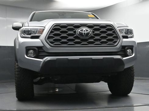 Certified 2021 Toyota Tacoma TRD Off-Road image 26