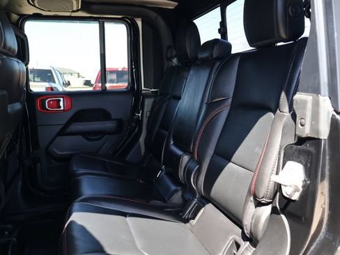 Used 2022 Jeep Gladiator Rubicon w/ Trailer Tow Package AWD/4WD image 8
