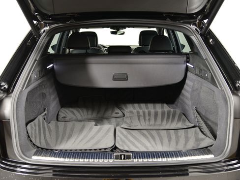 Used 2023 Audi e-tron Chronos w/ Chronos Package image 17