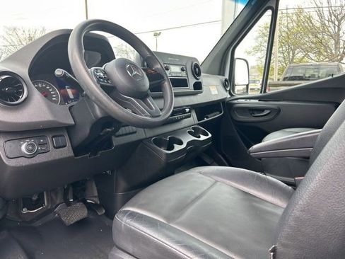 Used 2024 Mercedes-Benz Sprinter 2500 image 14
