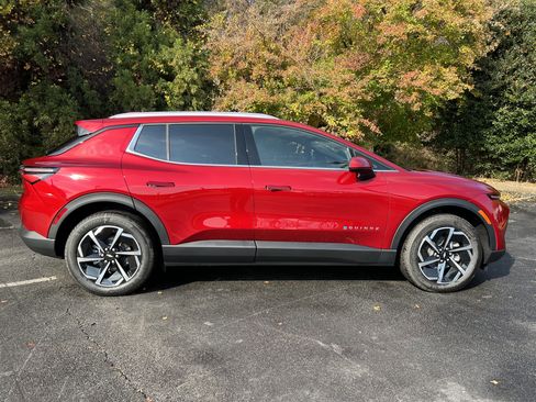 New 2026 Chevrolet Equinox EV LT image 11
