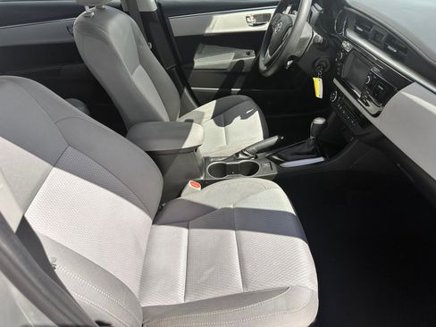 Used 2015 Toyota Corolla LE image 9