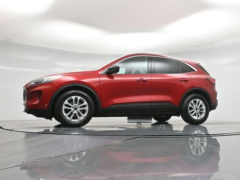 Used 2022 Ford Escape SE image 53