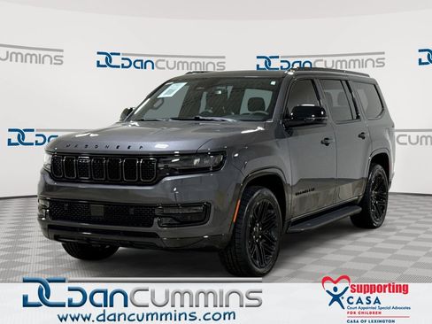 Used 2023 Jeep Wagoneer Series II AWD/4WD image 1